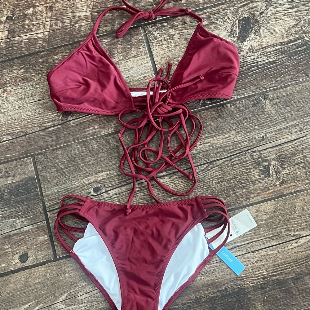 Cupshe Deep Red Bikini Set- extra small! - Picture 3 of 3
